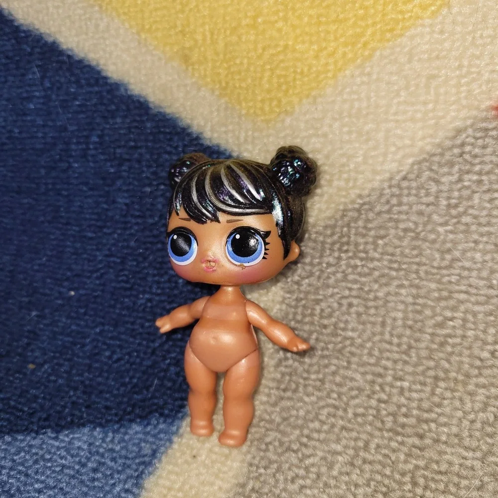 L.O.L. Surprise! discover tiny